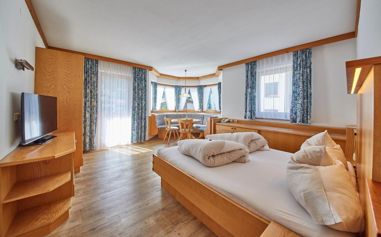 Apart-Hotel Forellenhof Saalbach-Hinterglemm Rum bild